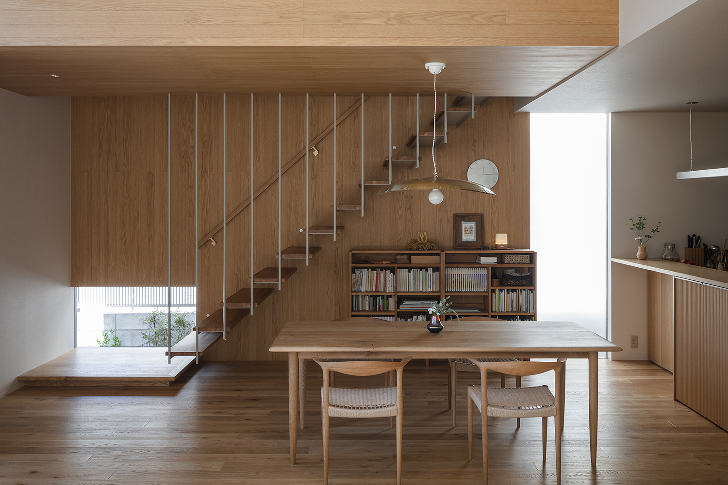 カーテンレスで暮らす家_ダイニング | 横浜 建築設計事務所 建築家|
